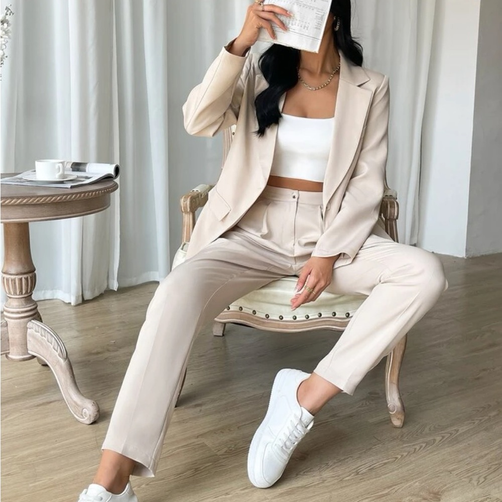 Beige blazer set